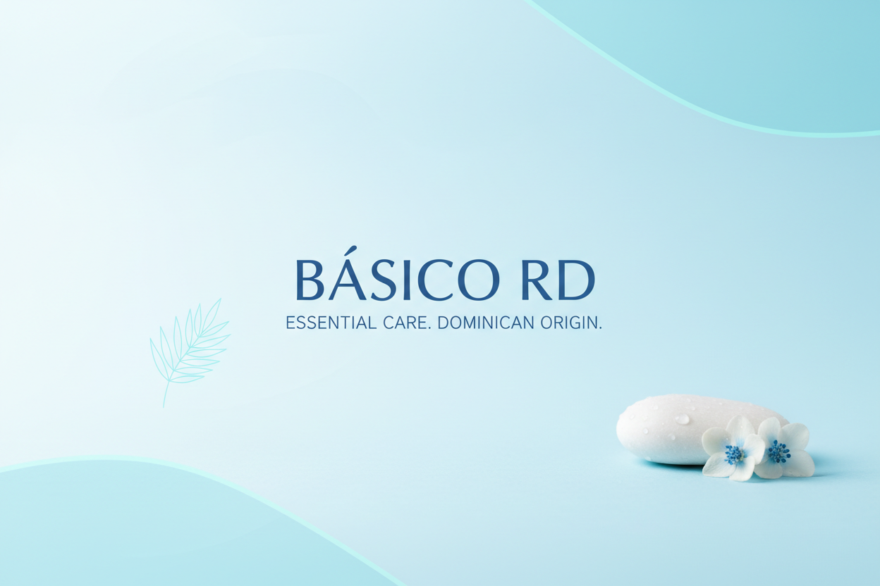 "Crea una imagen de banner para la tienda de Shopify 'BASICO RD'. El estilo debe ser minimalista, elegante, limpio y moderno, con una estética que transmita frescura, cuidado esencial y bienestar auténtico. La marca se llama 'BÁSICO RD', enfatizando lo esencial y su origen dominicano.

1. Paleta de Colores Principal:
* Azules: Usa una gama de tonos suaves, calmantes y dominantes. Piensa en un azul celeste claro y luminoso (como el cielo caribeño) como fondo principal. Combínalo con un azul aguamarina suave 